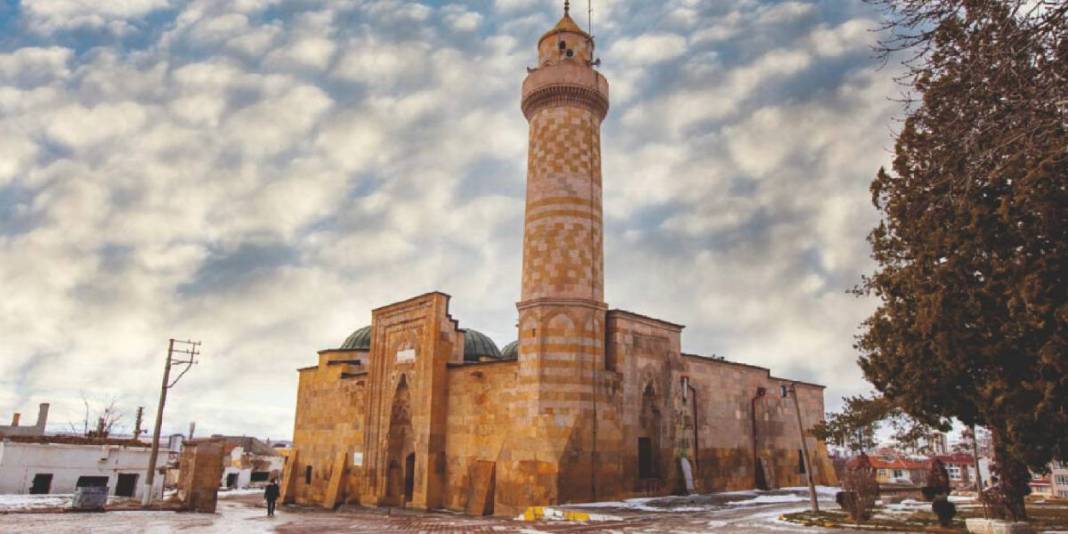 800 yıllık Selçuklu mimarisi: İmkansız aşkın izleri turistleri hayran bırakıyor 1